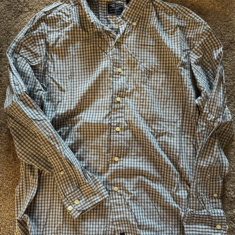 American Eagle Outfitters Blue and White Plaid Shirt